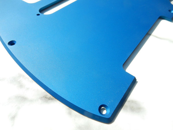 Pickguard, T-Style, blau eloxiert, 8-Loch, ohne Gravur